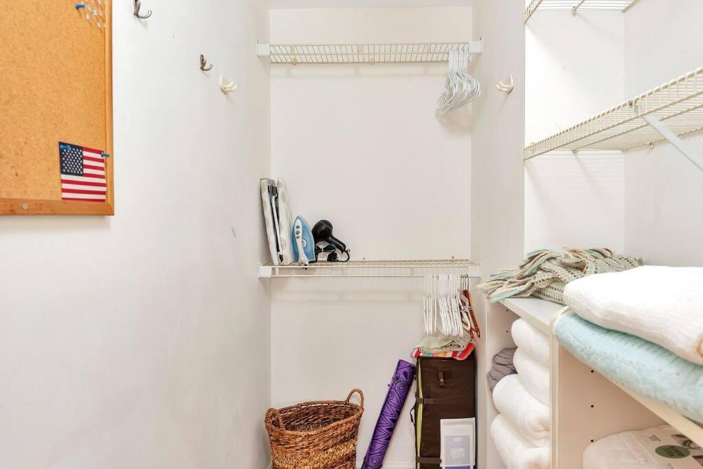Charming Studio W Pool One Mile To Beach Pets Welcome Лейк-Ворт Екстер'єр фото