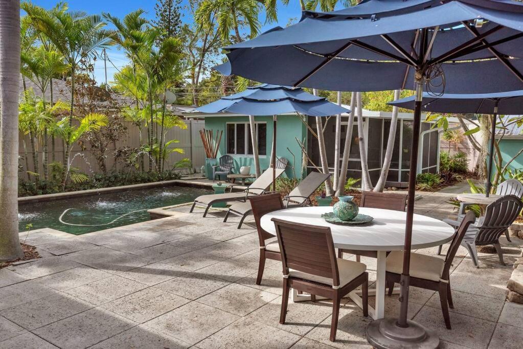 Charming Studio W Pool One Mile To Beach Pets Welcome Лейк-Ворт Екстер'єр фото
